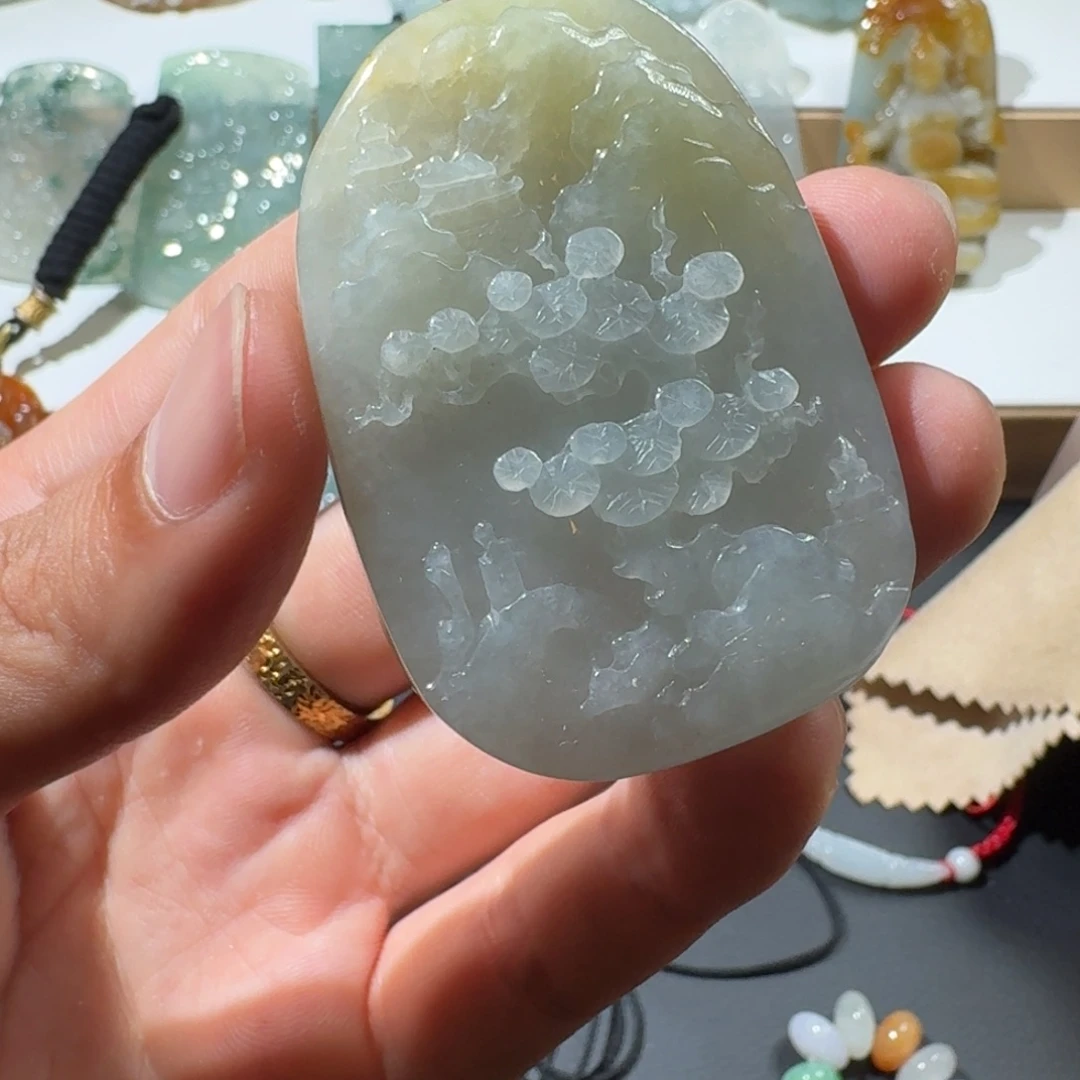 翡翠未镶嵌挂件山水牌