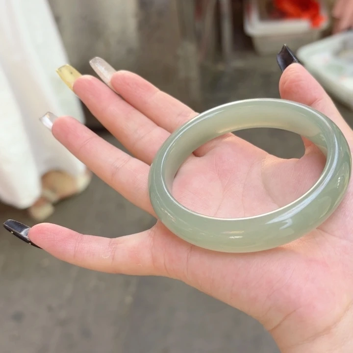 东陵石手镯未镶嵌