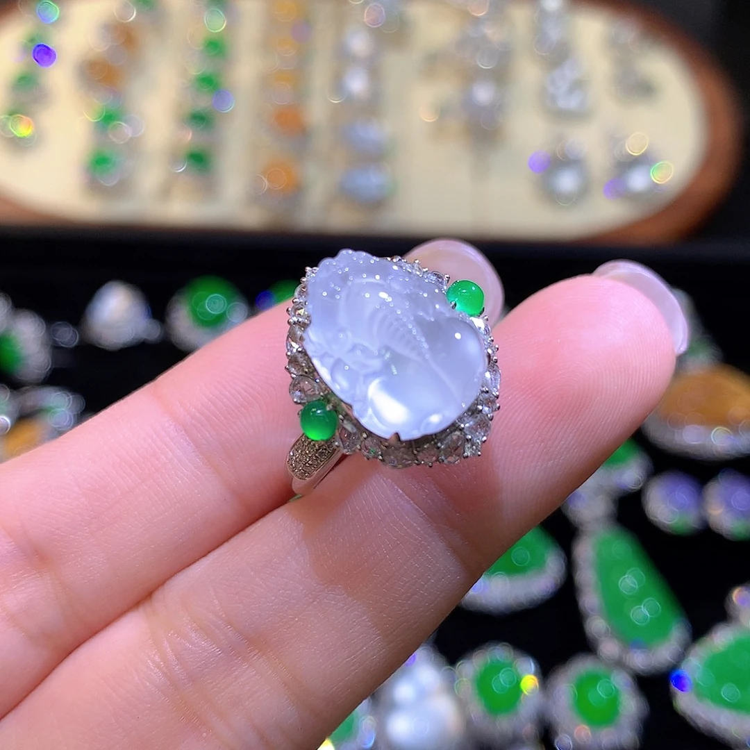 翡翠18K金镶嵌耳饰高冰波貔貅戒指