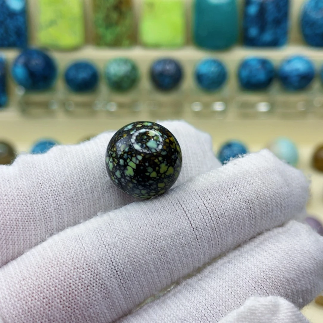 未镶嵌绿松石颈饰