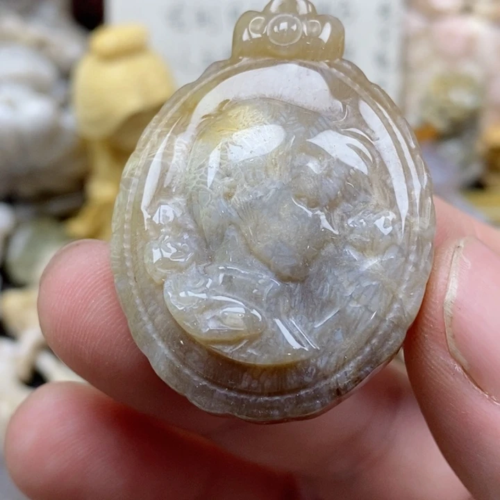 颈饰未镶嵌硅化珊瑚（珊瑚玉）