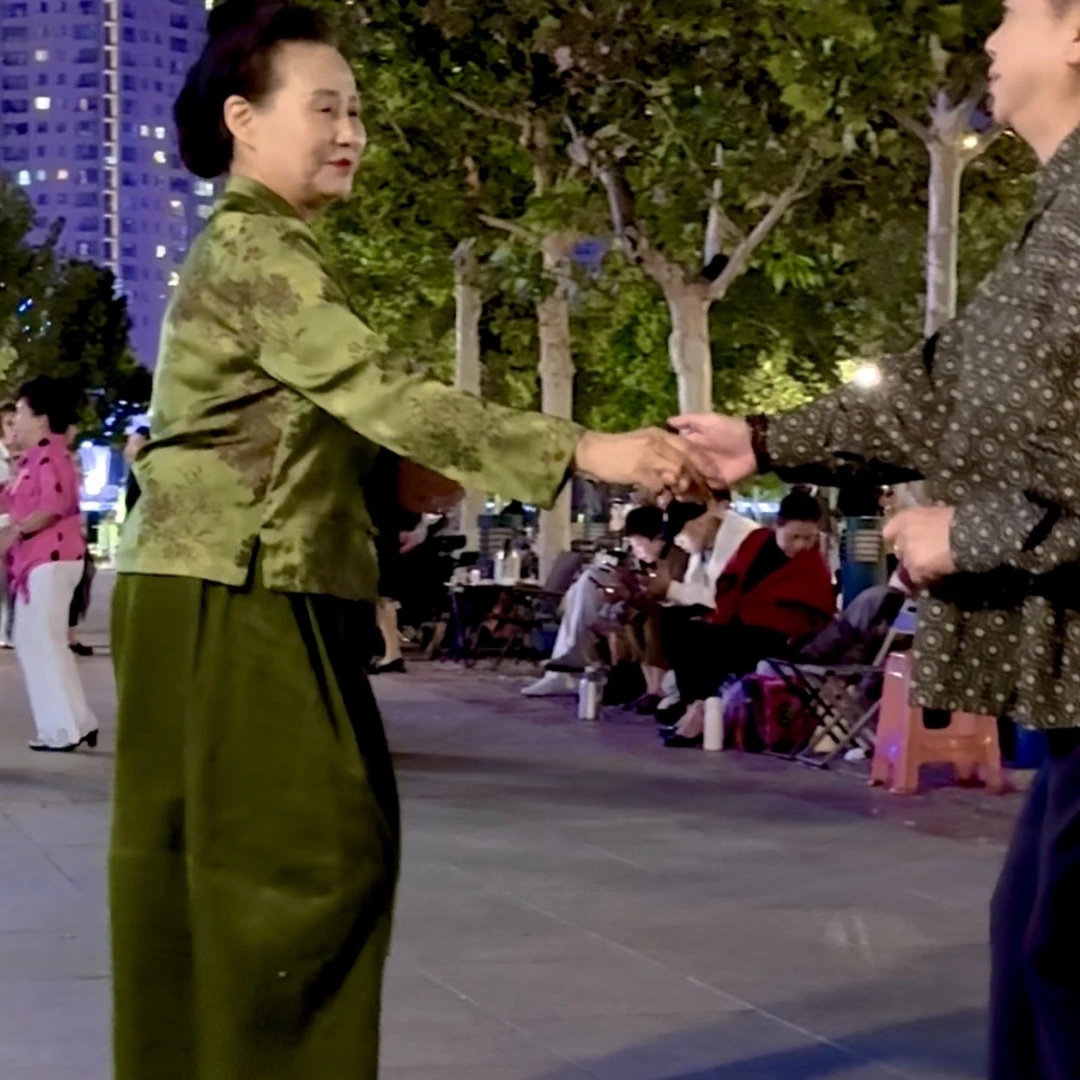 10918黄姐同款新中式绿色提花唐装上衣