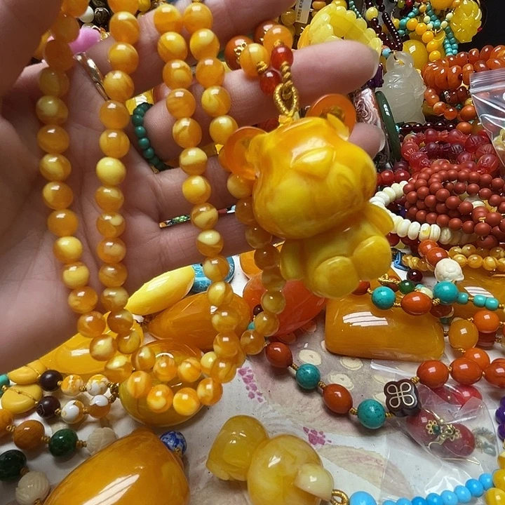 树脂制品如*@260黄熊毛衣链