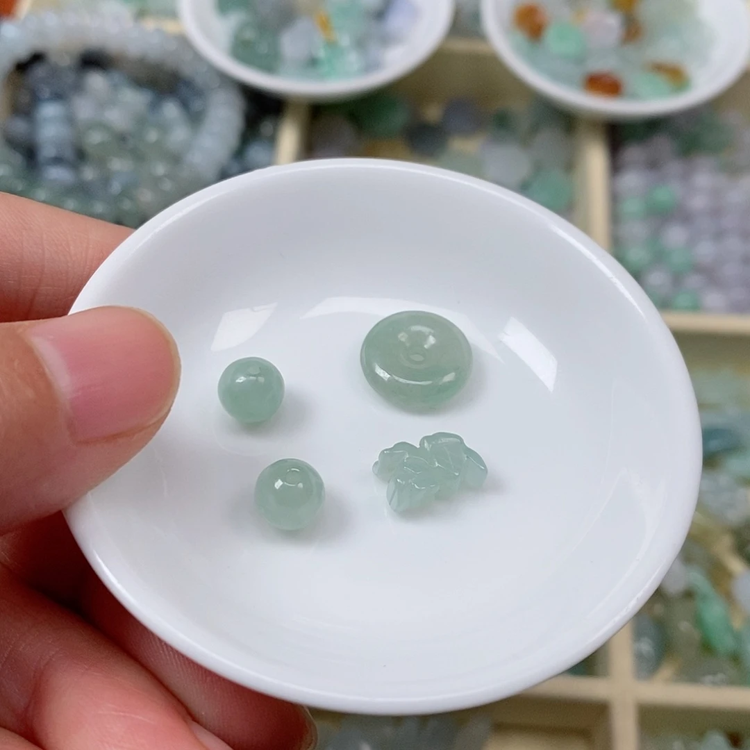 翡翠吊坠(不含链)未镶嵌好*号