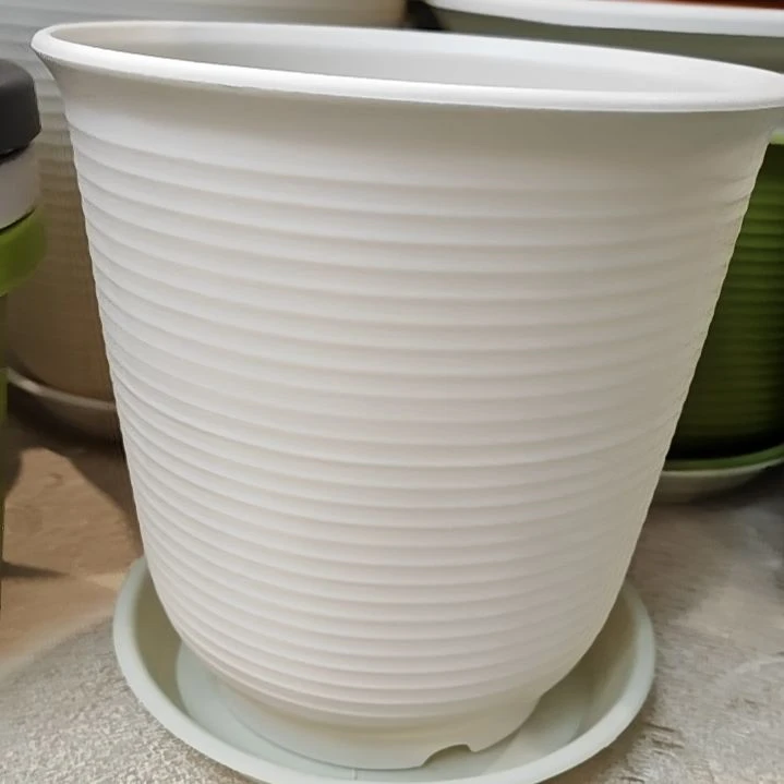 树脂仿陶瓷20*20，白色带托2个