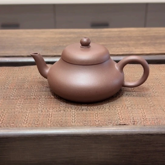 紫砂茶壶黄龙山原矿底槽清半手工瑕。