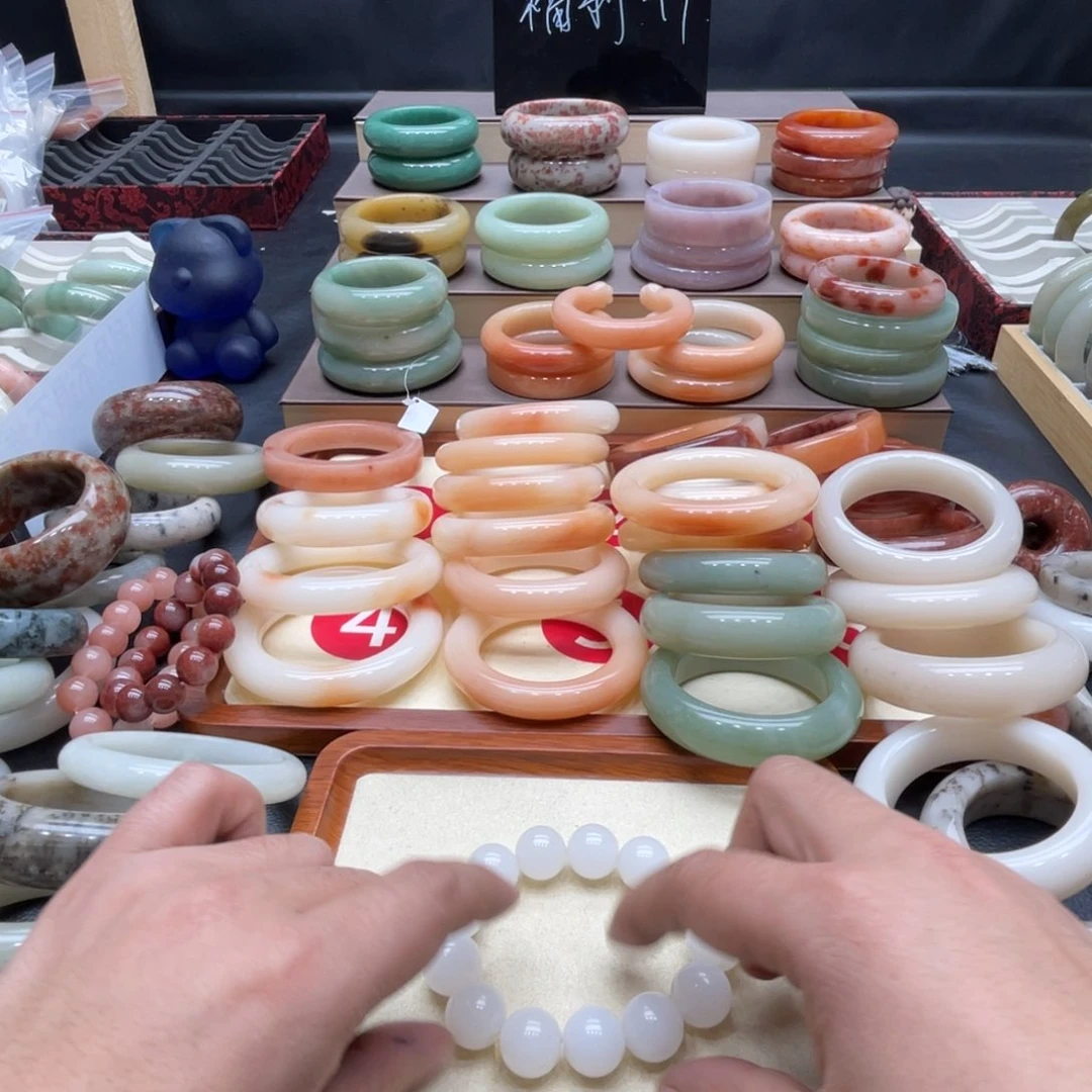 石英质玉手镯未镶嵌猫***鲨