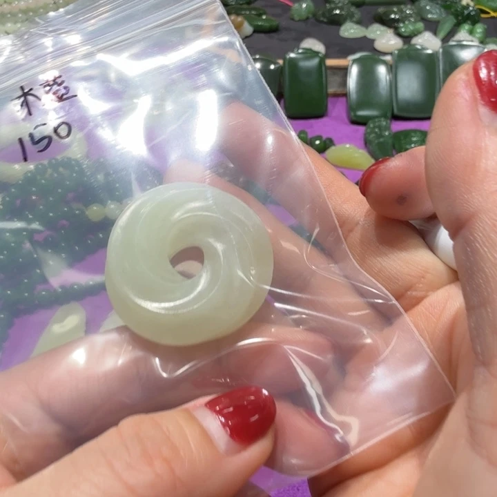 木****和田玉未镶嵌手镯