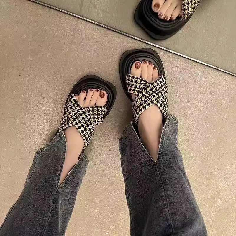 厚底凉拖鞋女夏季外穿2025新款欧货松糕底半拖踩屎感沙滩凉鞋