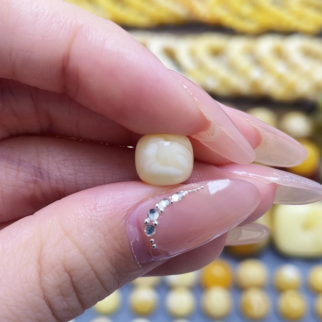 未镶嵌琥珀裸石E*W蜜蜡老型9.4*8.3mm