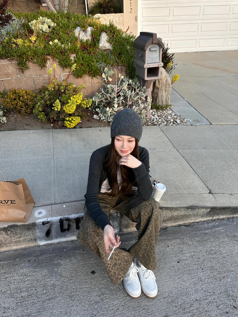 早春新款圆领长袖针织开衫外套女韩系修身显瘦上衣百搭豹纹阔腿裤