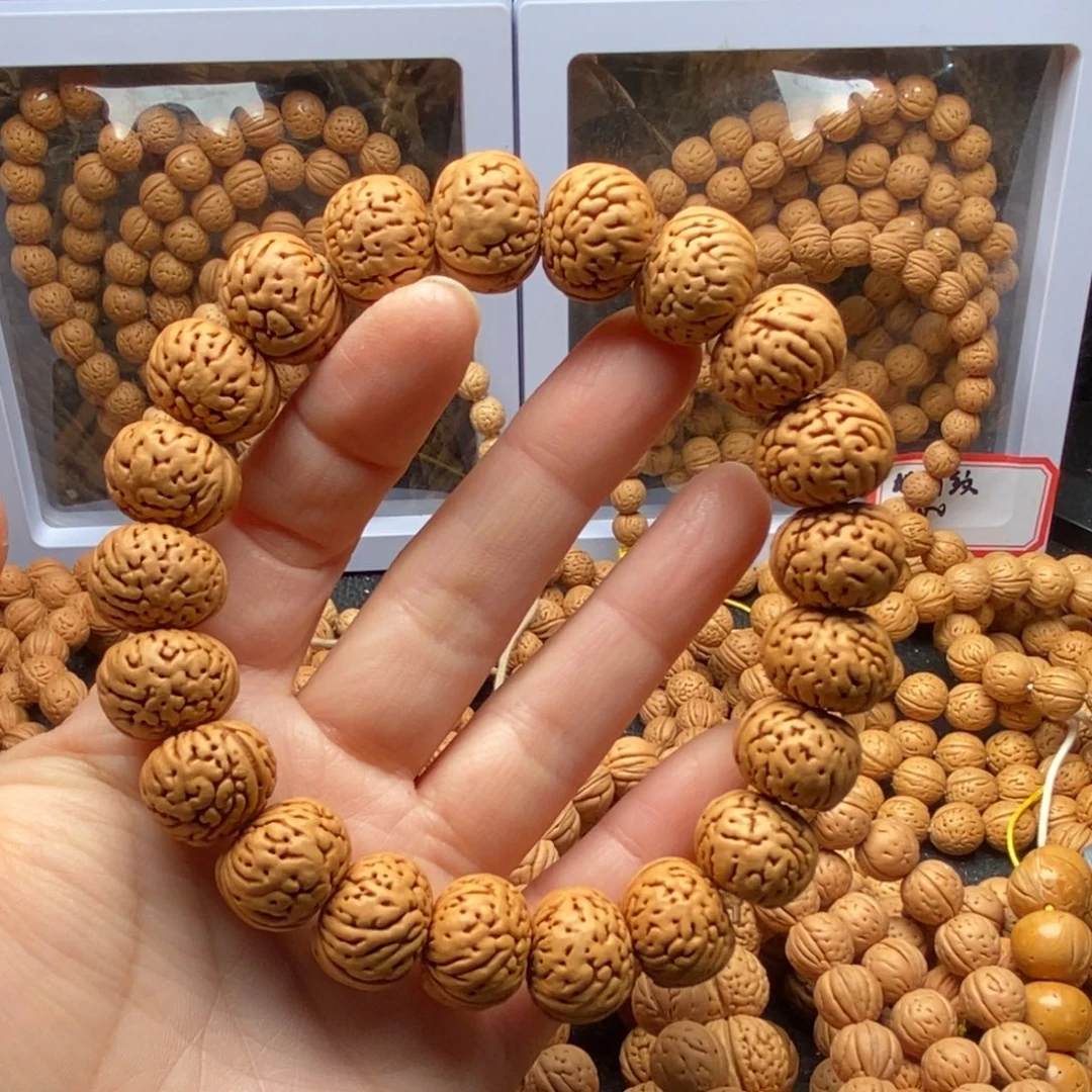桃核手串脑纹树王纽扣16尺寸原皮原色