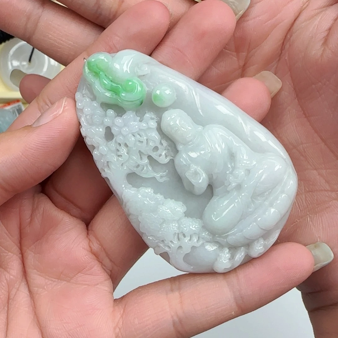 翡翠未镶嵌颈饰阿弥