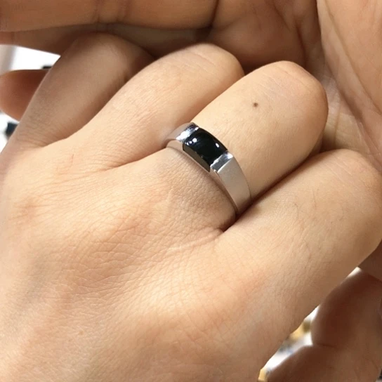 翡翠戒指18K金镶嵌缅甸天然A货翡翠