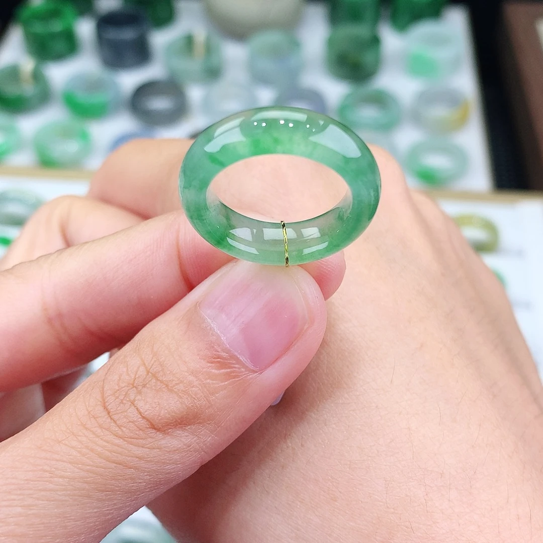 翡翠未镶嵌戒指12号冰飘绿
