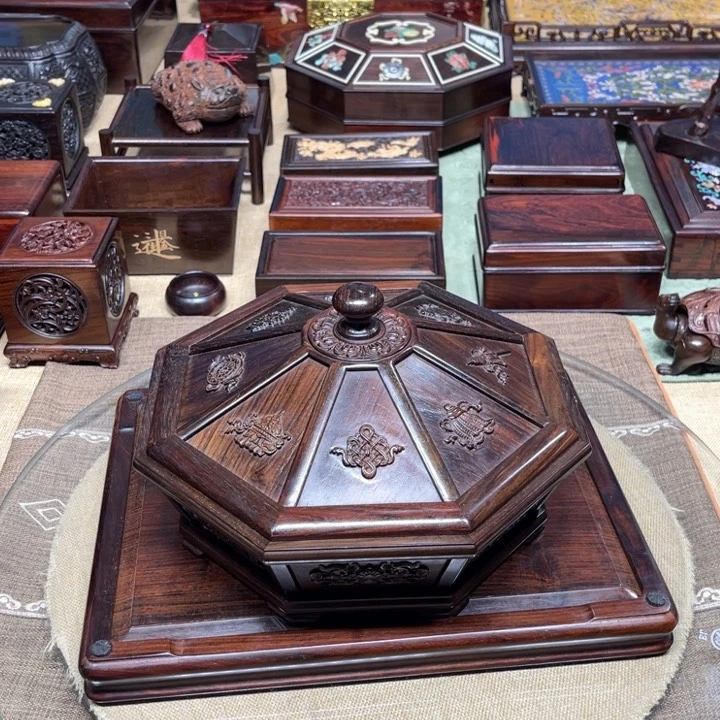 紫檀木类成套家具