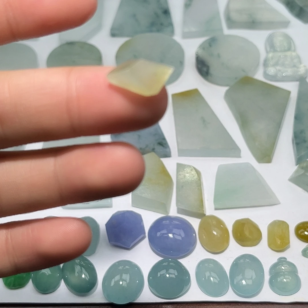 翡翠未镶嵌颈饰5567