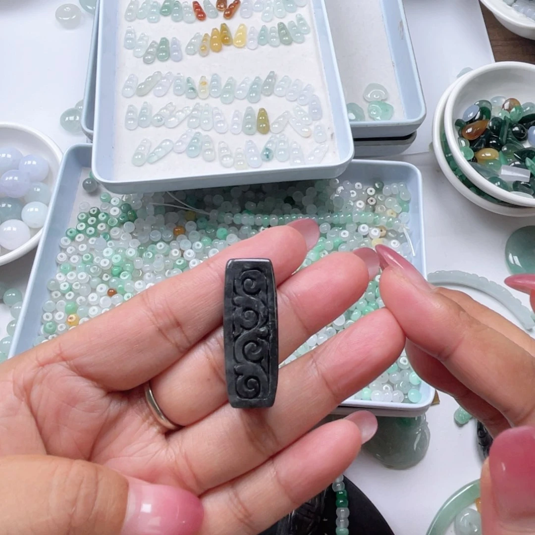 翡翠未镶嵌颈饰676677777