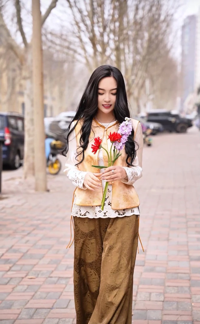 春季传统中国风真丝金蝴蝶马夹套装上衣服装文艺休闲中国风