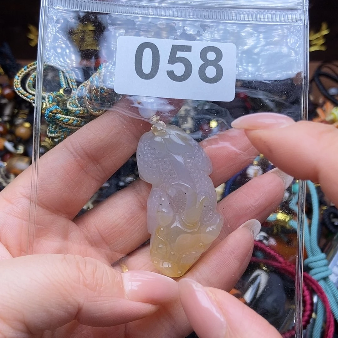 玛瑙/玉髓未镶嵌颈饰