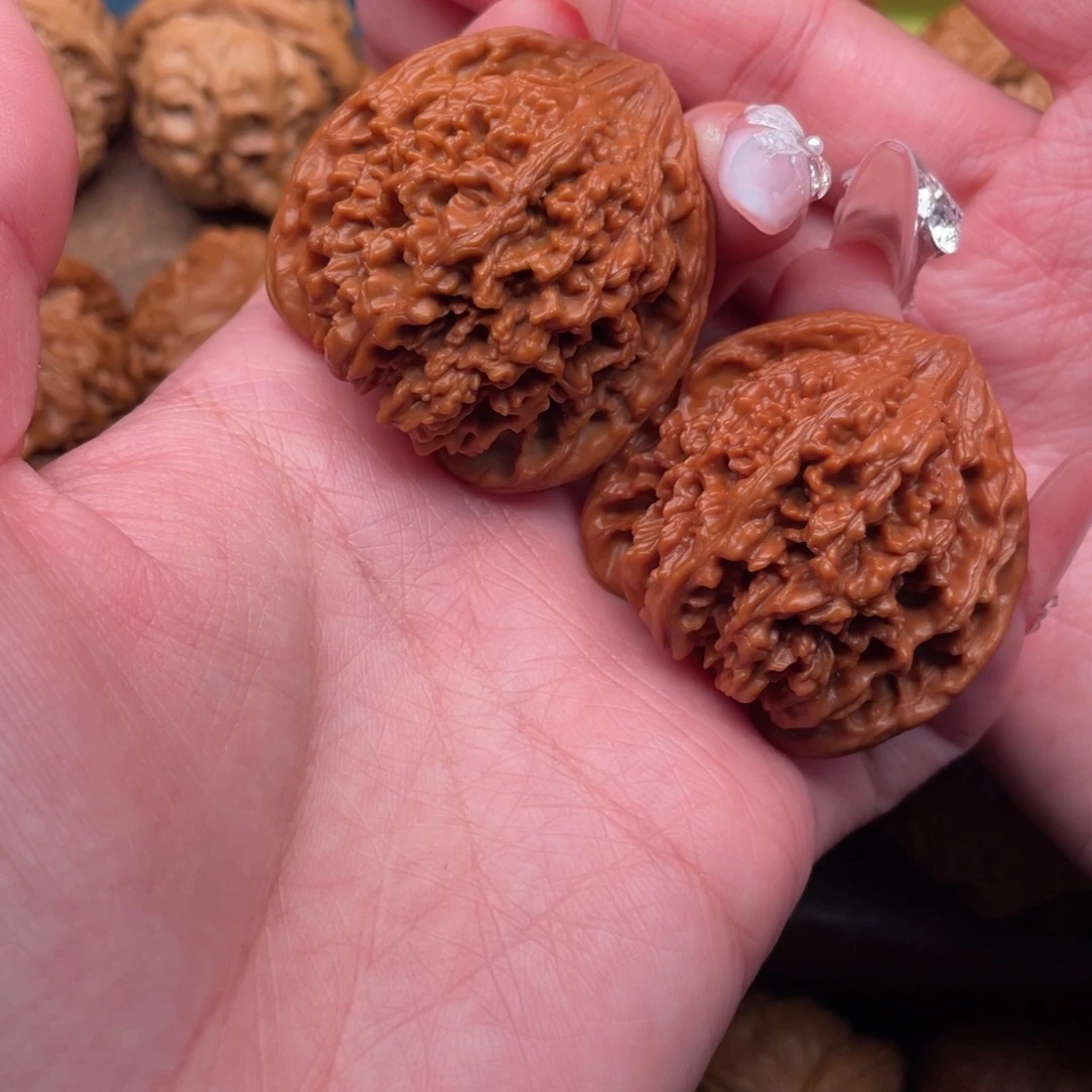 文玩核桃把件全品精配红皮满天星40