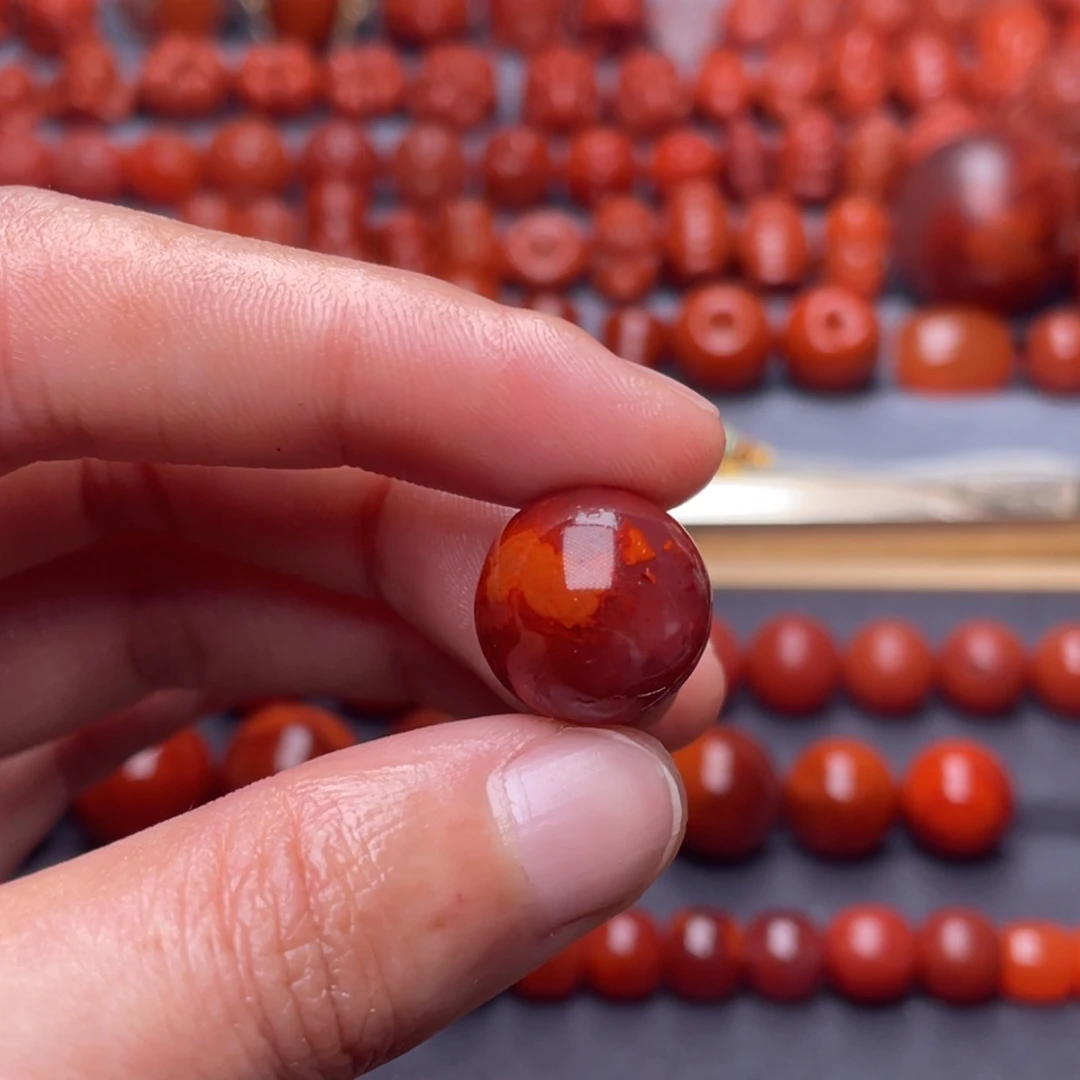 开***富南红玛瑙配饰未镶嵌W14.6瓦西牛血火焰纹圆珠微瑕