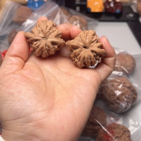 吊坠文玩核桃盘龙虎头