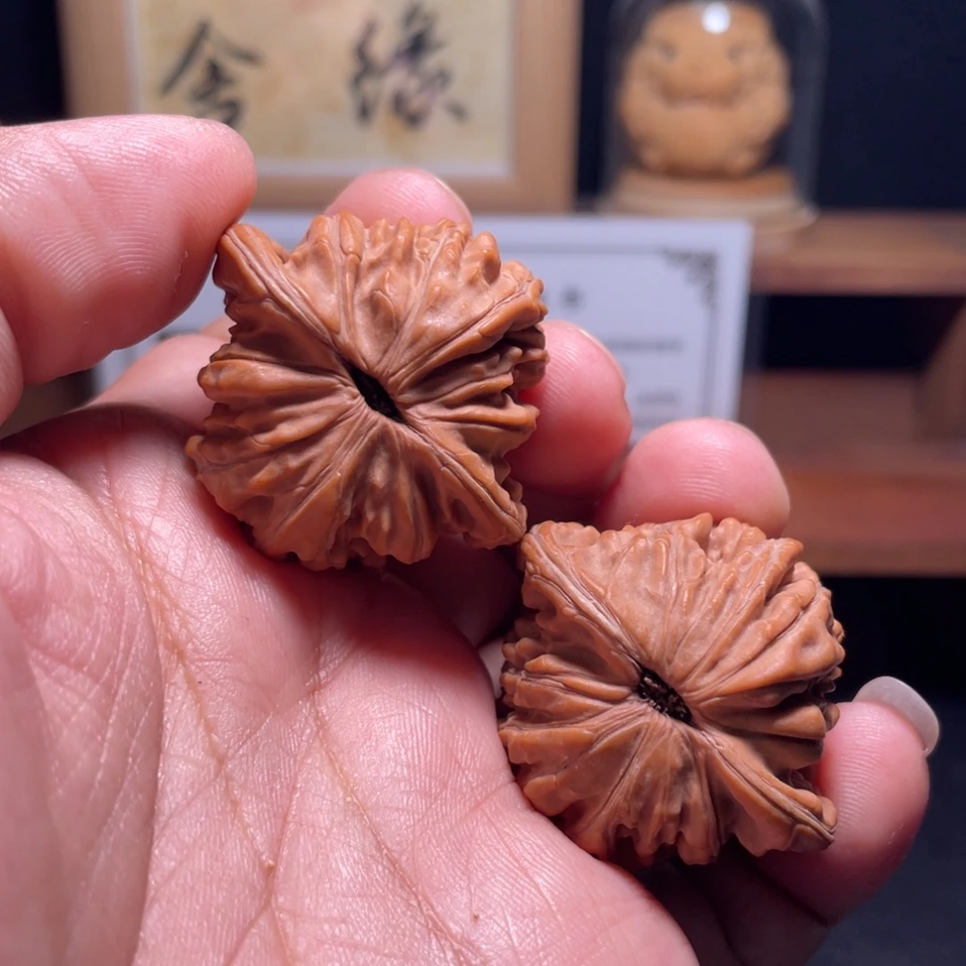 吴***方文玩核桃把件汉高楼40尺