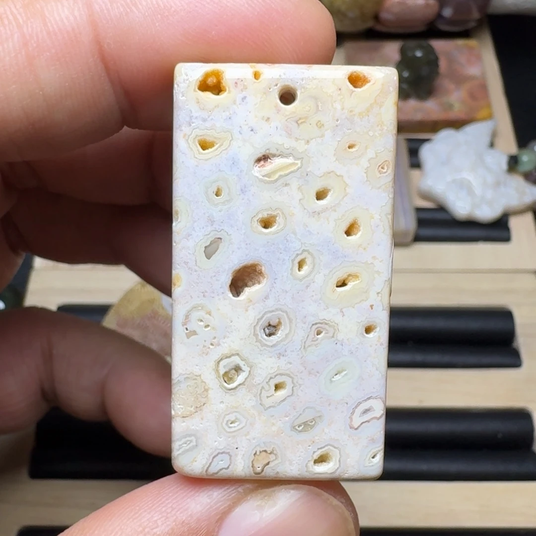 未镶嵌纯天然色有机玉石保真色硅化玉