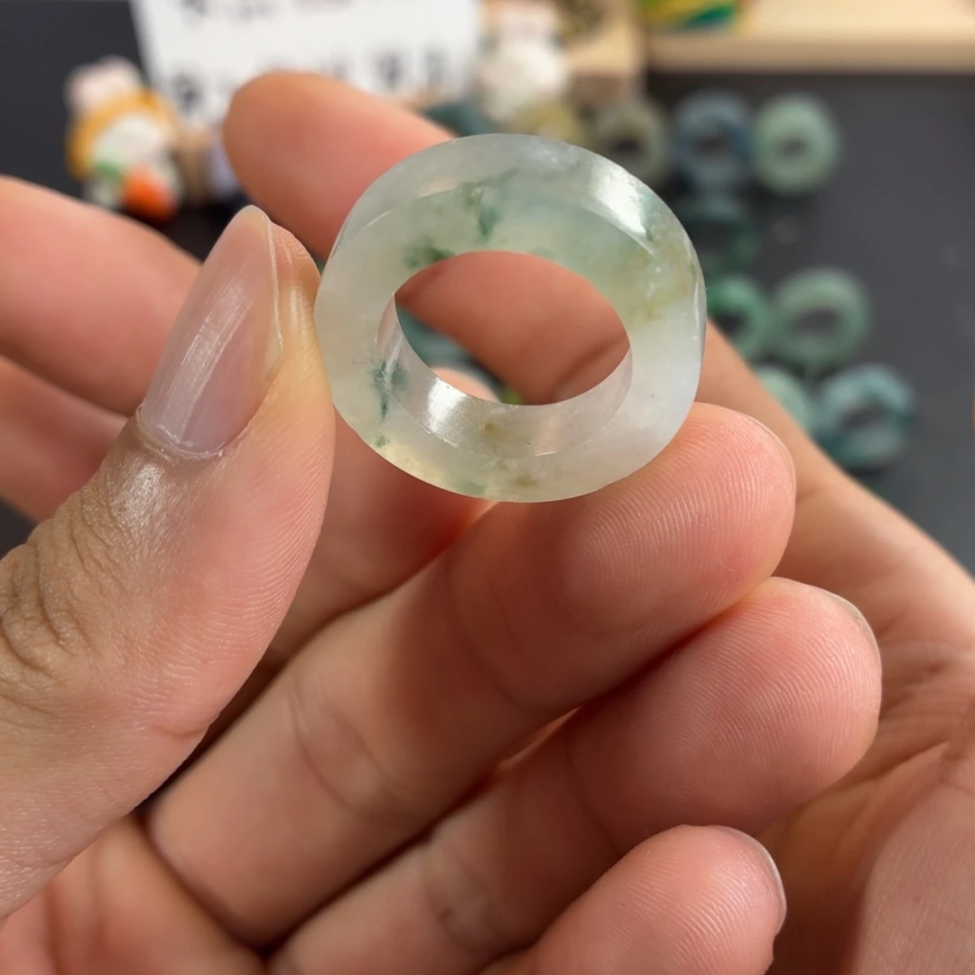 定制翡翠未镶嵌戒指