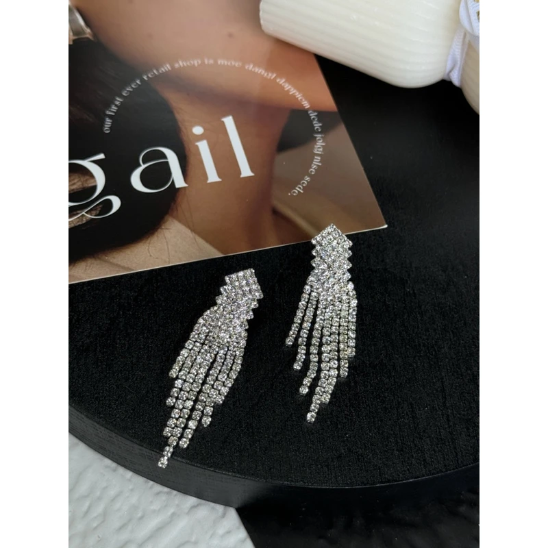 钛钢亚克力耳饰 钛钢耳饰 LARVINA 超闪流苏个性耳环 聚会必备款