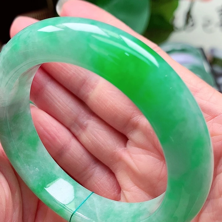 翡翠未镶嵌手镯天然翡翠手镯