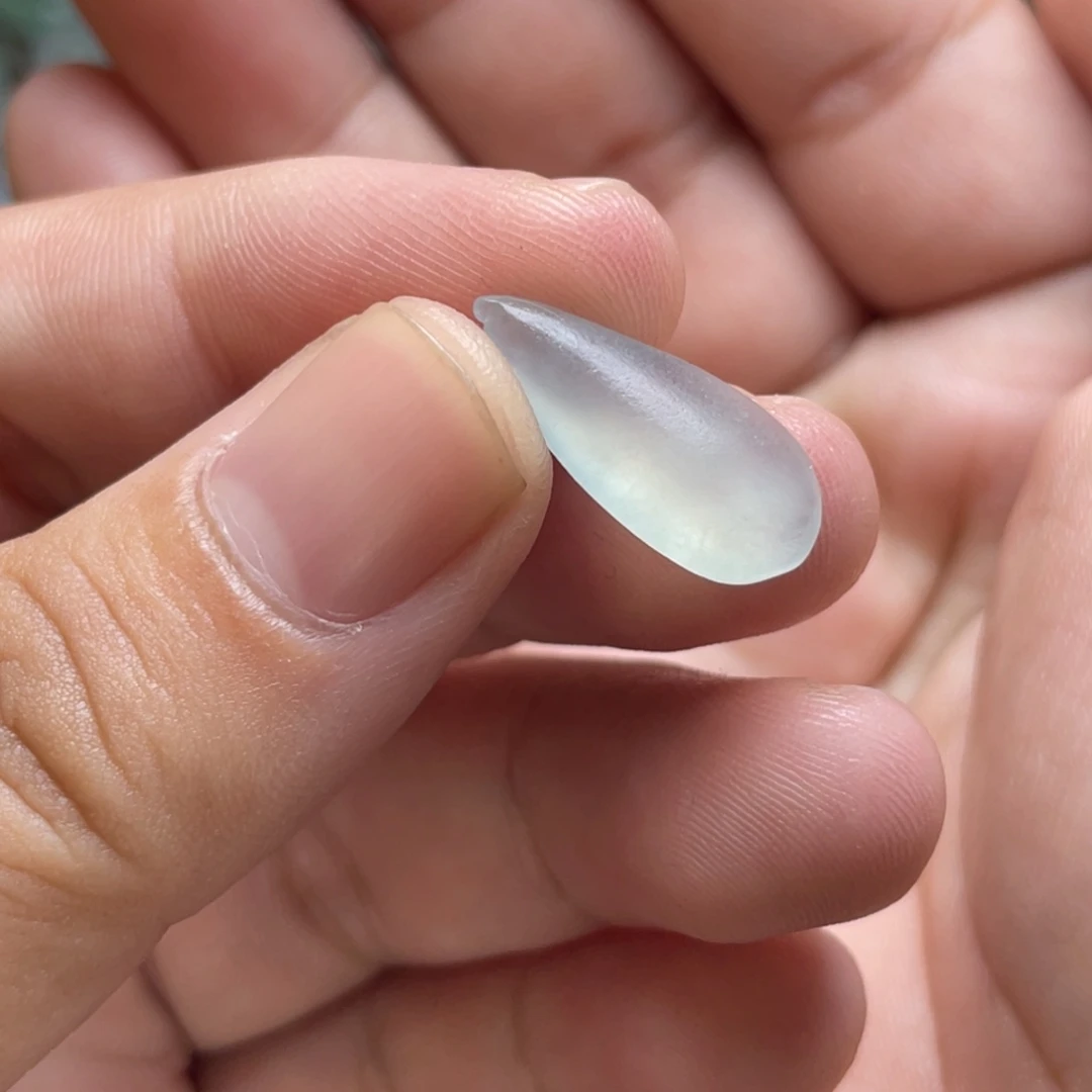 定制翡翠未镶嵌水滴