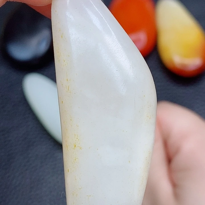 和田玉未镶嵌珠宝半成品