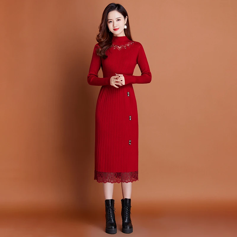 配大衣的内搭连衣裙女2025秋冬新款中长款过膝打底加绒裙子气质