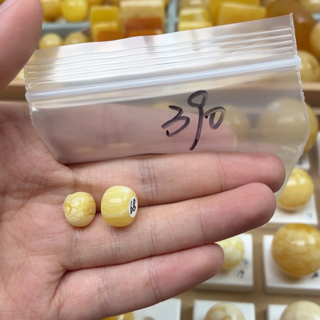 爱****未镶嵌蜜蜡裸石蜜蜡