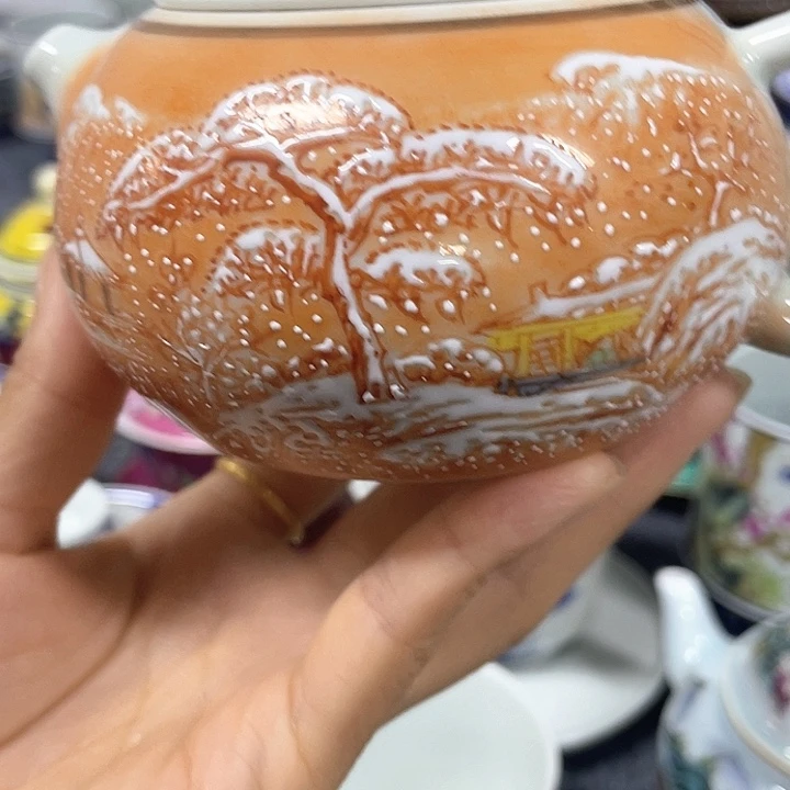 左***灯摆件景德镇陶瓷博物有限公司副会长