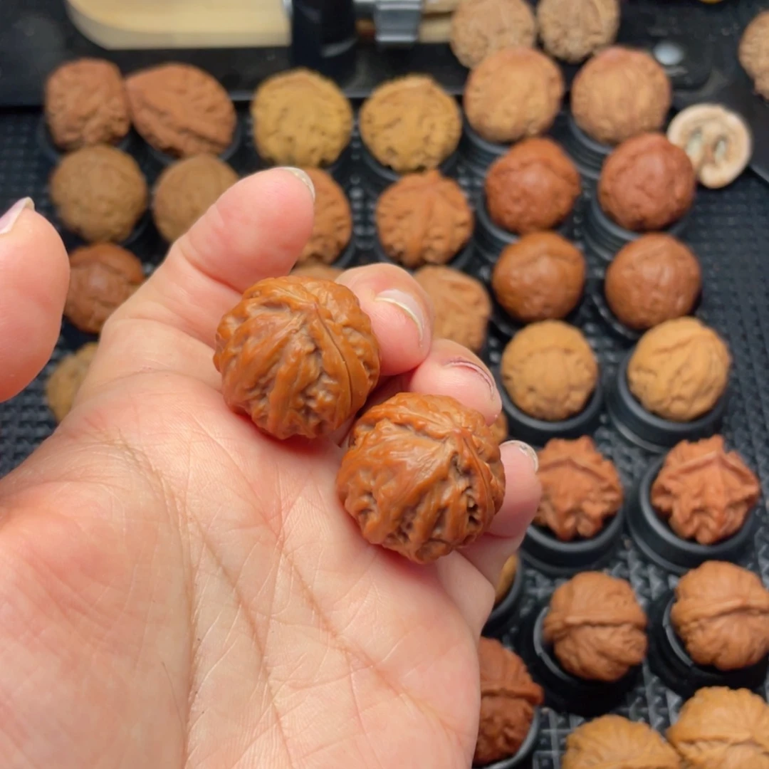【闪购商品】把件文玩核桃娃娃鱼