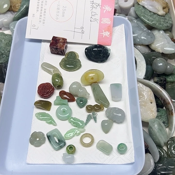 翡翠未镶嵌颈饰天然翡翠07