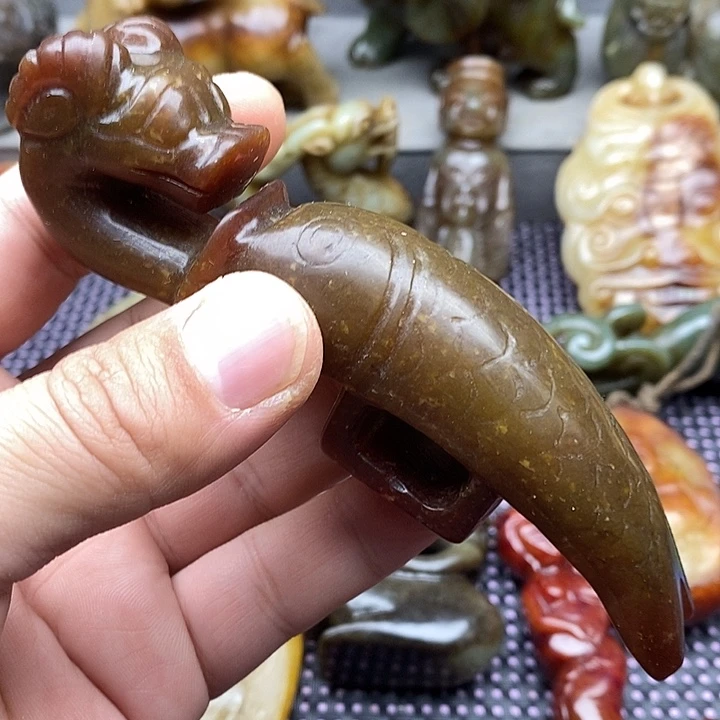 未镶嵌蛇纹石玉颈饰