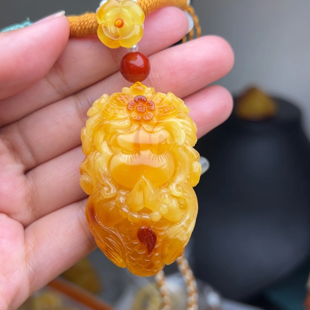 蜜蜡未镶嵌颈饰美人鱼