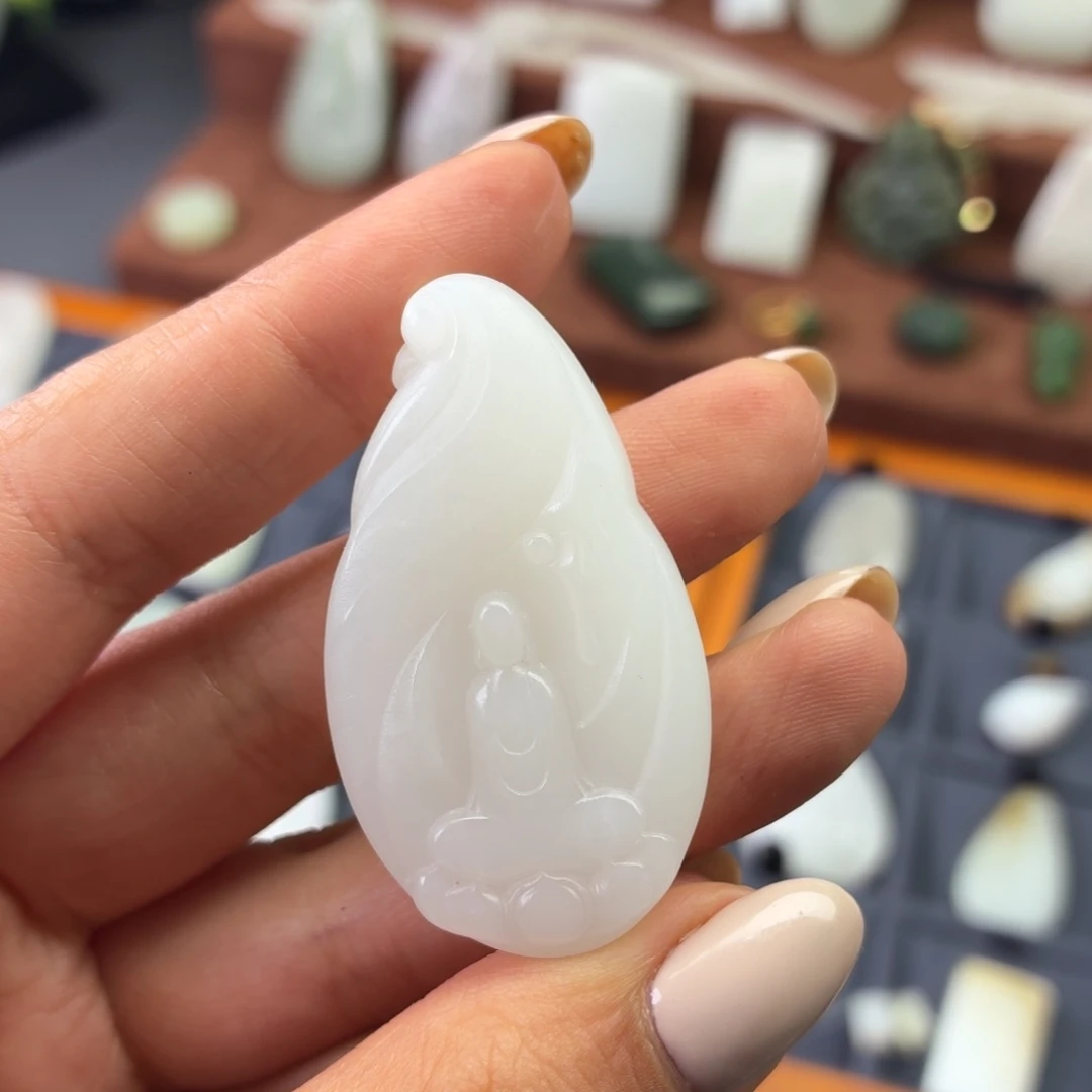 风***子和田玉未镶嵌颈饰