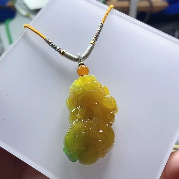 吊坠(赠链)未镶嵌翡翠