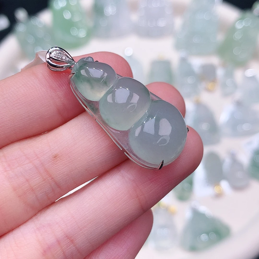 颈饰18K金镶嵌翡翠29.6-15.7-7.5