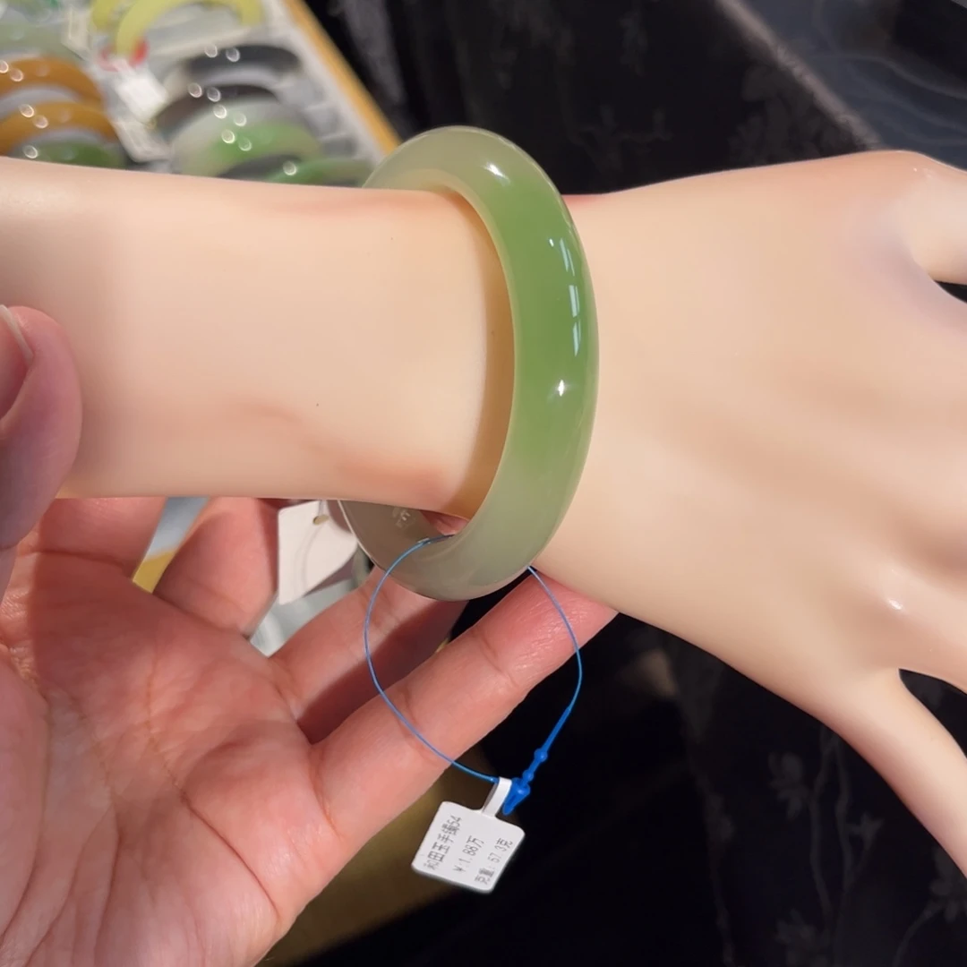 和田玉未镶嵌手镯高冰翠青 一口翠 强推