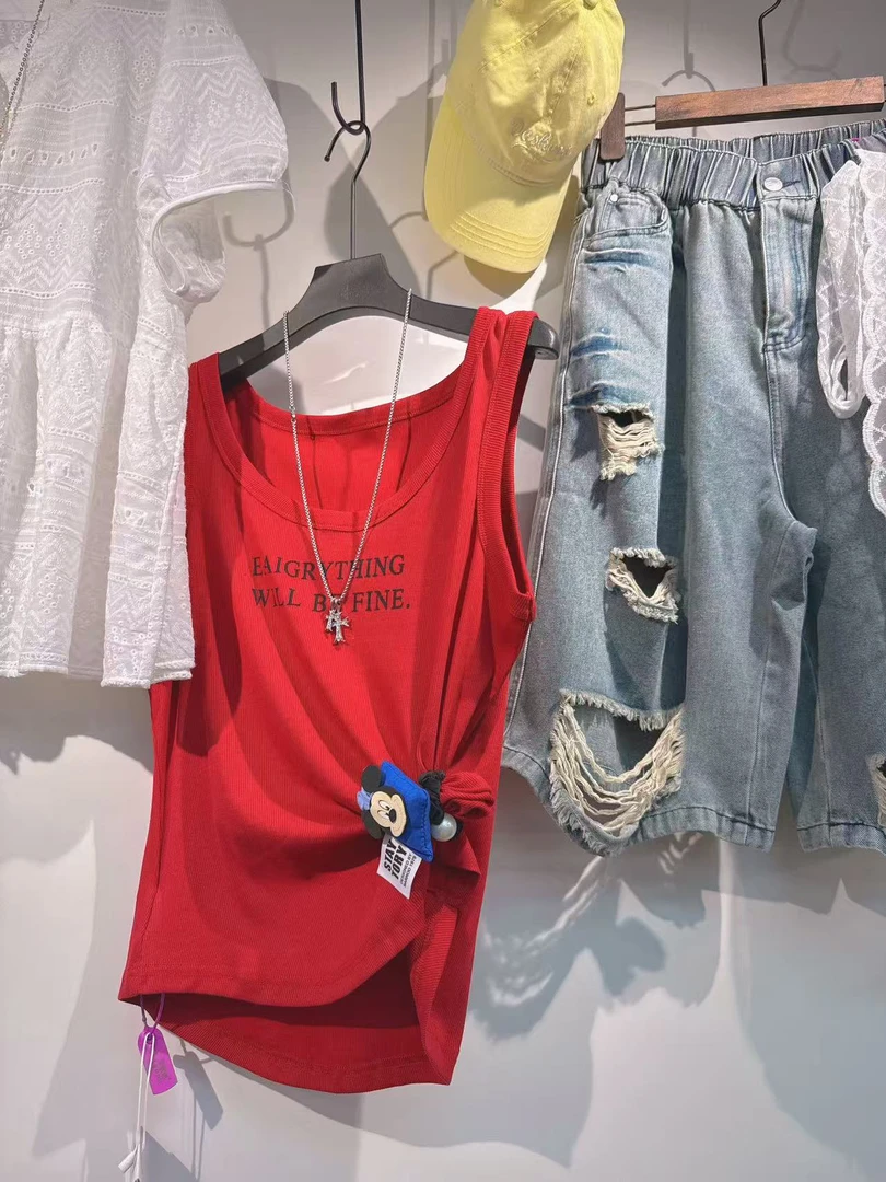 W阿薇-美人条字母背心