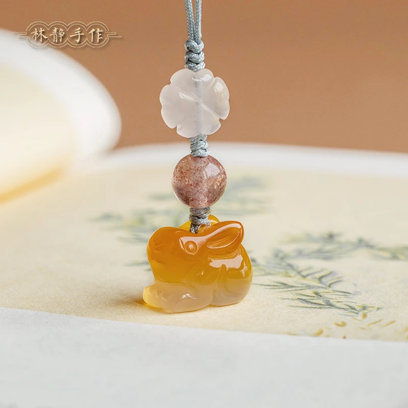 天然小兔子吊坠萌萌可爱玉兔迷你手机链挂件饰品礼物精致