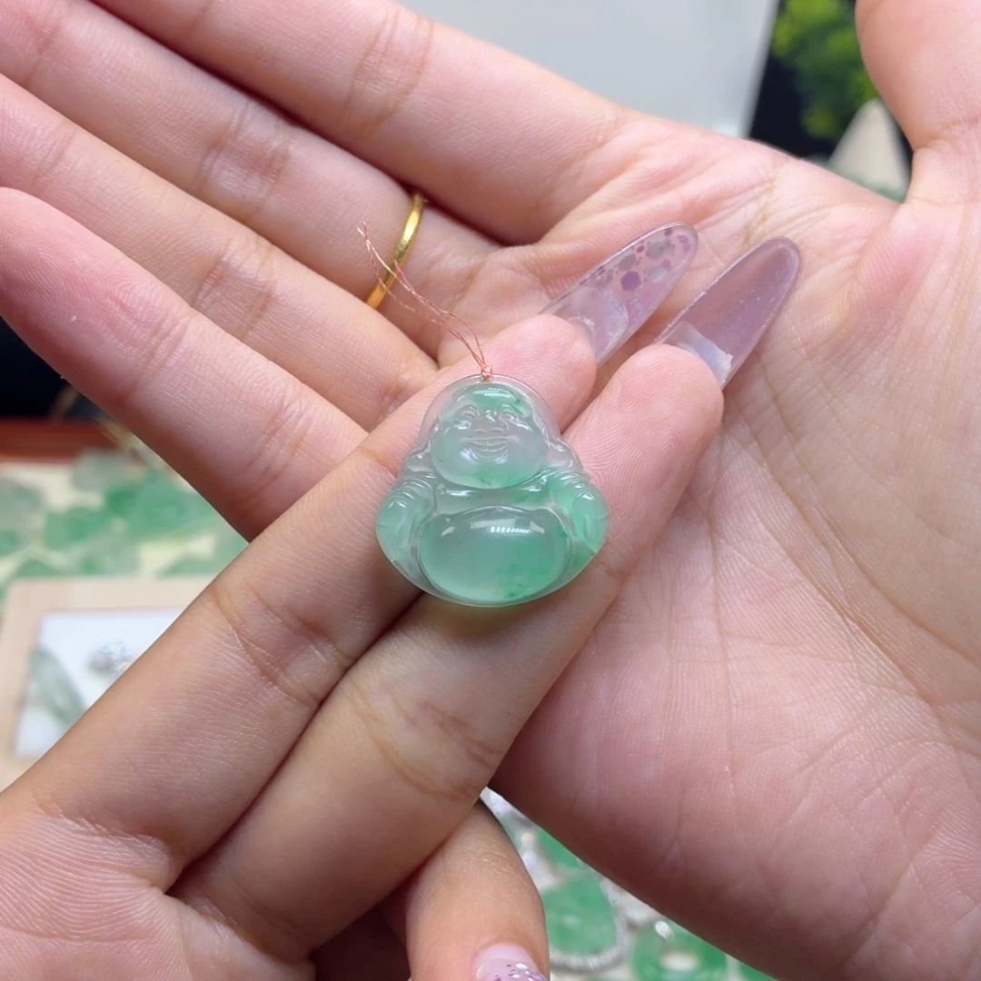 石英质玉（非洲翠）未镶嵌颈饰清*佛公