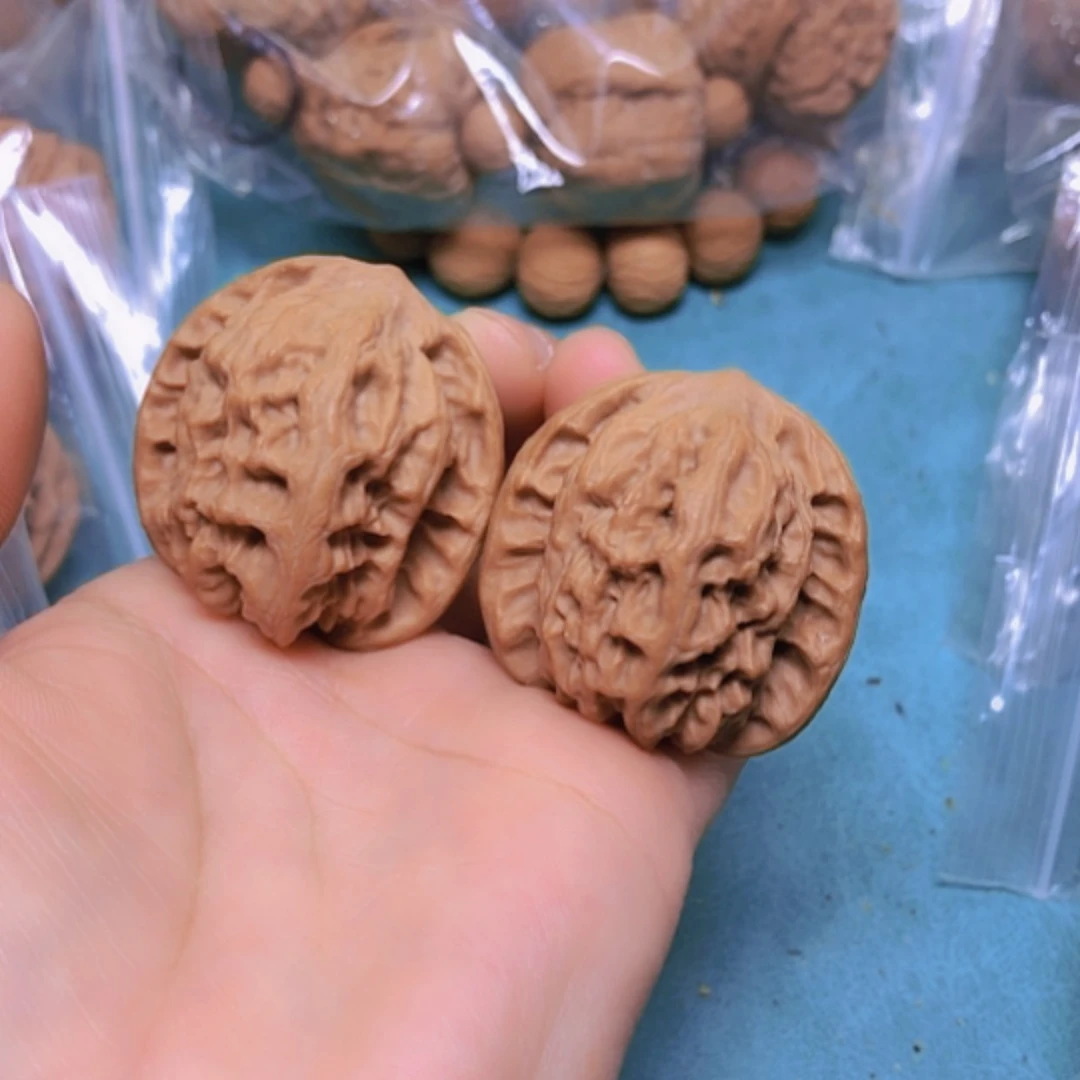 【闪购商品】摆件核桃38野狼修尖