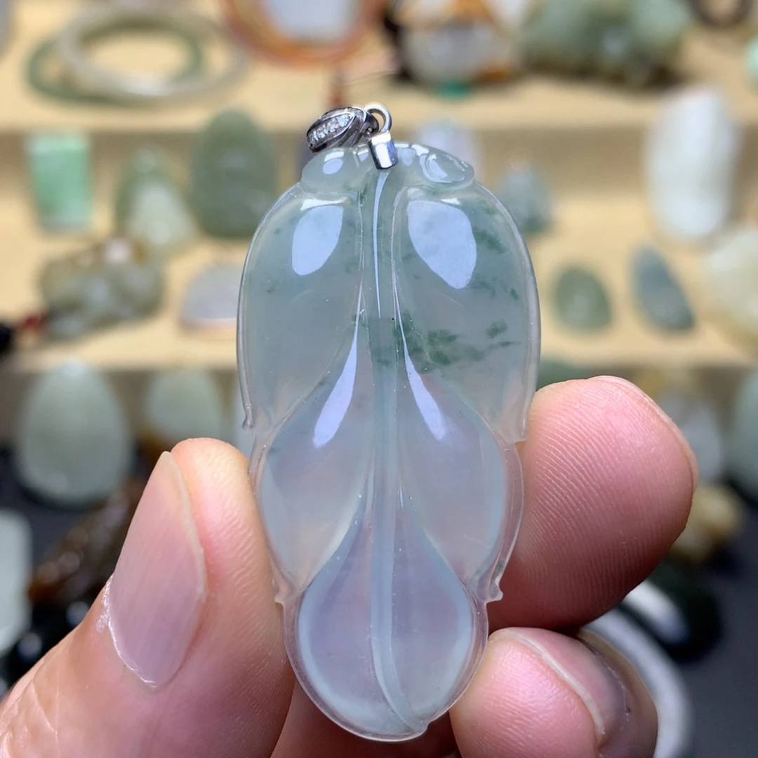 颈饰18K金镶嵌翡翠